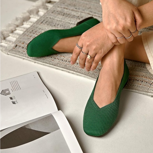 Vivaia square toe v-cut flats Margot 2.0 size 10 new in box - Picture 4 of 7